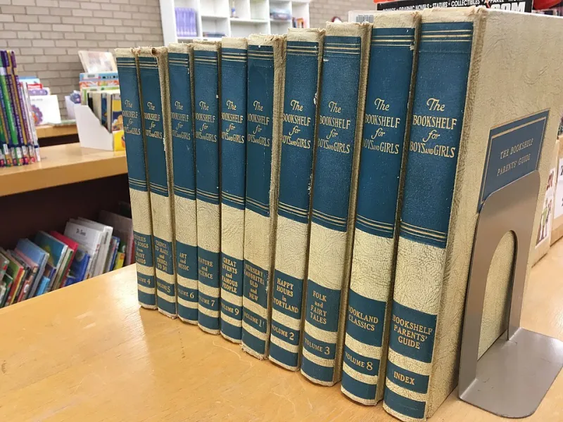 Twenty-Six Volumes That Couldn't Keep Up With the World: The Rise and Fall of the Family Encyclopedia